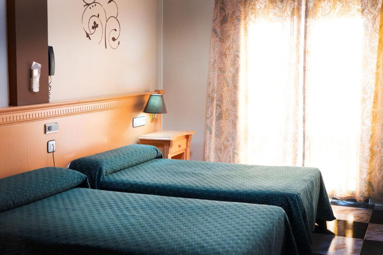 El Cruce Hotel